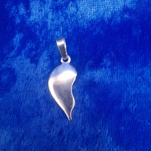 Pendant  half-heart