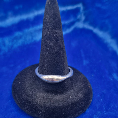 Ring size Q Wavy Band