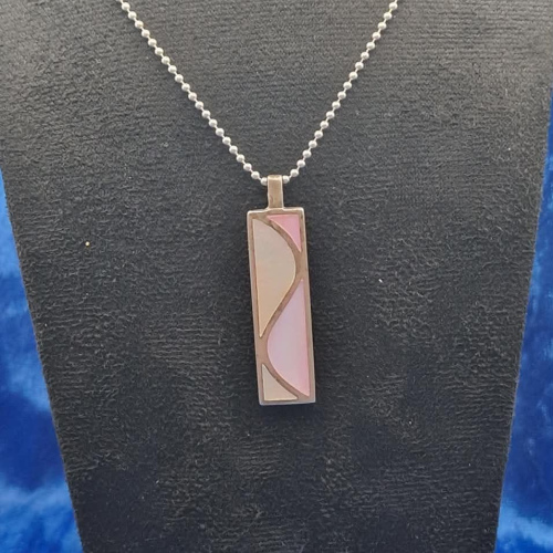 Necklace 18" Pink and White Mother of Pearl