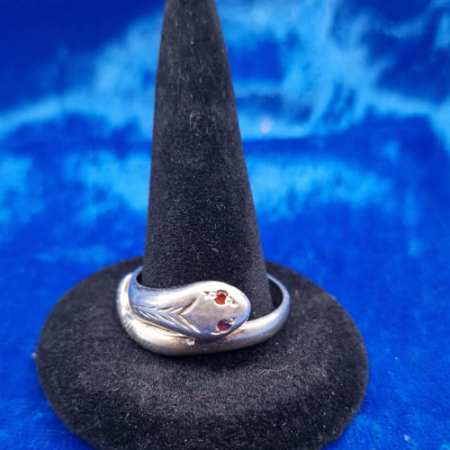 Ring size V Snake 
