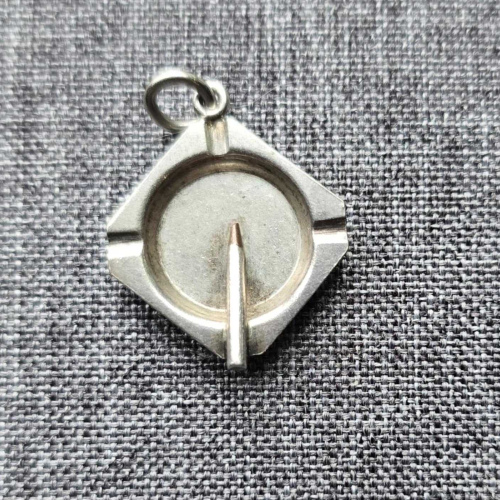 Ash tray & Cigarette Pendant/Charm
