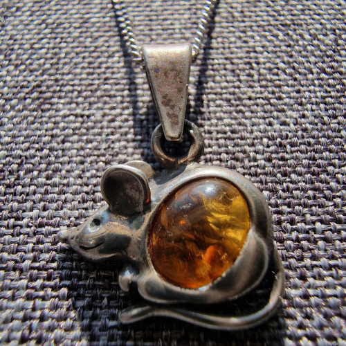 Baltic Amber  Mouse on 18" chain