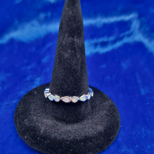 Ring size N 1/2 Opals