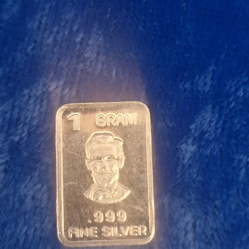  1 gram 999 fine silver (b) 