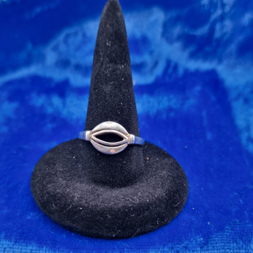 Ring size N  Eye