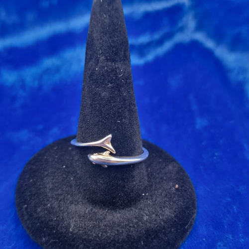 Ring Adjustable K to Q Dolphin