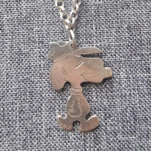 Snoopy Pendant on 18" Mini Blecher